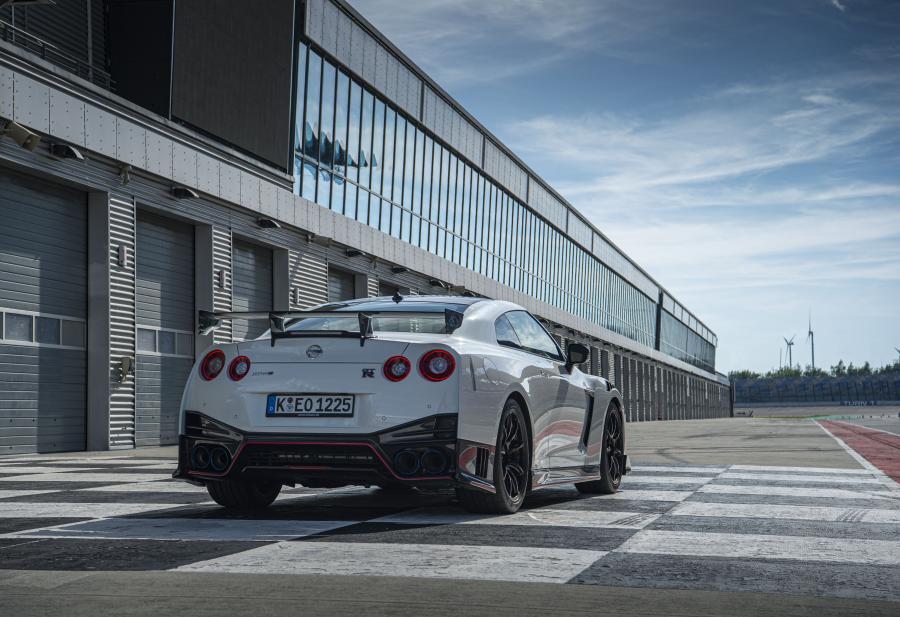  Nissan GT-R Nismo (R35) 2019 года  (WW) (фото 21 из 81)